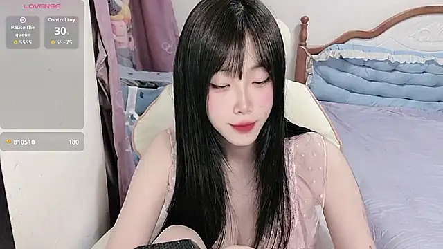 Vivian-88 online show from May 4, 3:43 am