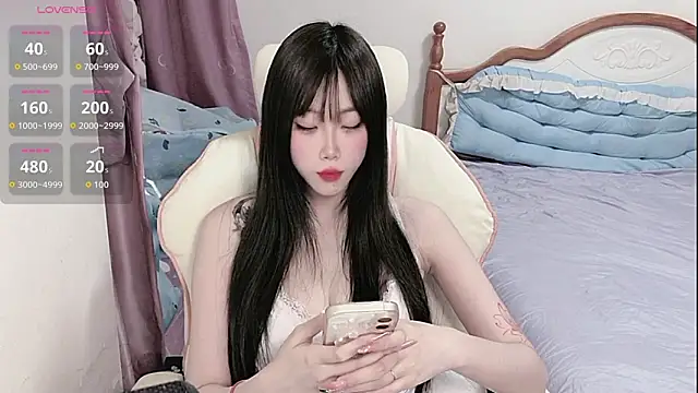 Snapshot of Vivian-88 chatting on May 21, 9:45 pm Vivian-88 online show from May 21, 9:45 pm