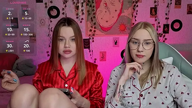 Snapshot of _kitEkat__ chatting on October 27, 11:22 am  kitEkat   online show from October 27, 11:22 am