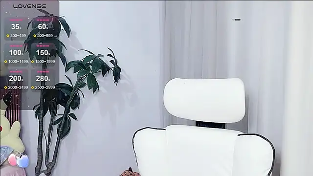 Snapshot of Tangt- chatting on November 9, 11:47 am Tangt- online show from November 9, 11:47 am