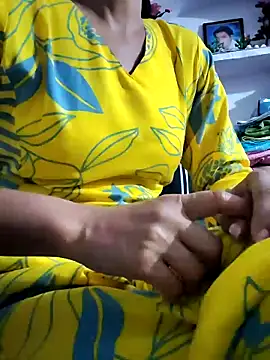 Hot-Rubyy online show from April 17, 4:32 pm