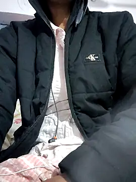 Hot-Rubyy online show from December 15, 7:25 am