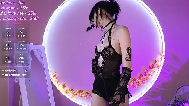 Snapshot of X_xxrayna chatting on October 28, 9:19 am X xxrayna online show from October 28, 9:19 am