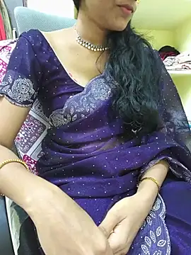 Snapshot of smileys46 chatting on July 18, 4:48 pm smileys46 online show from July 18, 4:48 pm
