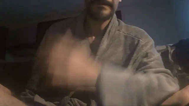 Snapshot of Ash59055 chatting on May 4, 5:44 am Ash59055 online show from May 4, 5:44 am