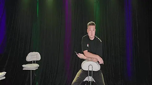 Snapshot of forever_003 chatting on October 30, 11:30 am forever 003 online show from October 30, 11:30 am