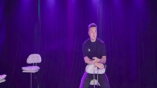 Snapshot of forever_003 chatting on October 31, 11:29 am forever 003 online show from October 31, 11:29 am