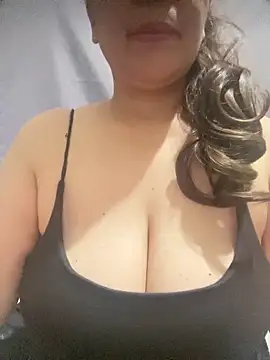 sweetyjhones online show from April 2, 12:56 pm