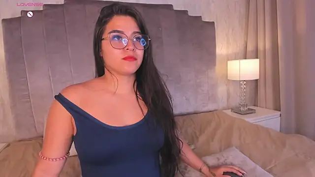 Melanie hillz online show from May 24, 11:15 pm