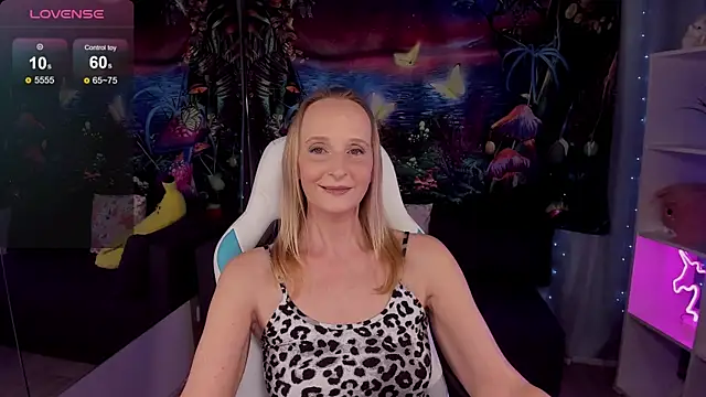 ScarlettPalmer online show from April 4, 12:01 pm