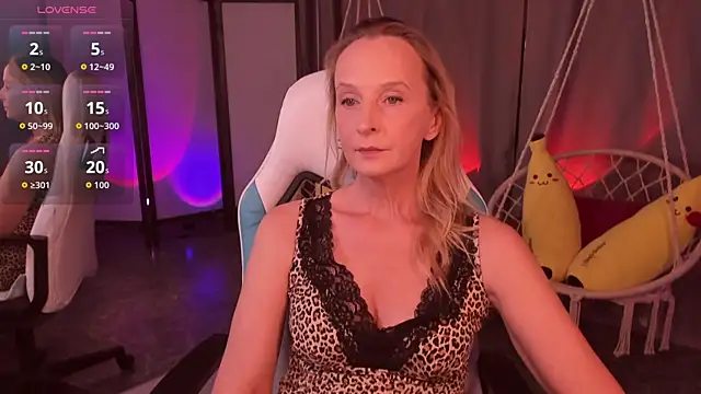 ScarlettPalmer online show from November 18, 10:07 am