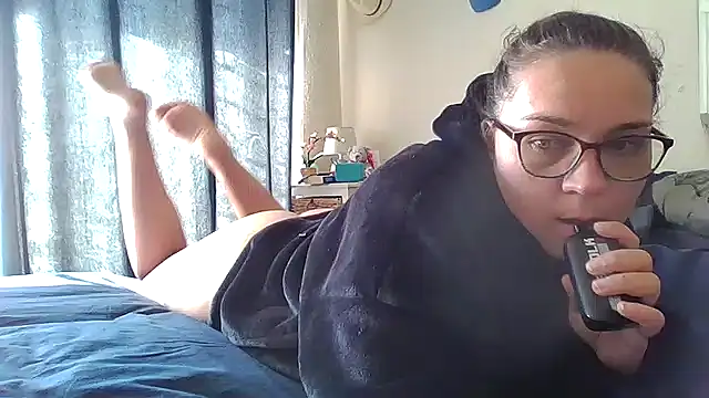 Snapshot of lilMissMarli chatting on July 6, 10:22 am lilMissMarli online show from July 6, 10:22 am