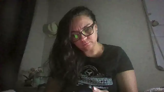 Snapshot of lilMissMarli chatting on April 14, 12:26 am lilMissMarli online show from April 14, 12:26 am