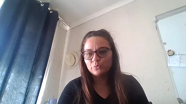 Snapshot of lilMissMarli chatting on July 17, 10:23 am lilMissMarli online show from July 17, 10:23 am