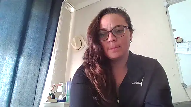 Snapshot of lilMissMarli chatting on July 9, 11:10 am lilMissMarli online show from July 9, 11:10 am