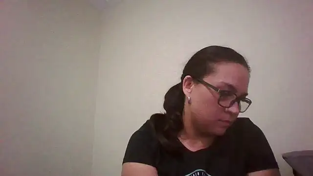 Snapshot of lilMissMarli chatting on April 2, 1:40 pm lilMissMarli online show from April 2, 1:40 pm