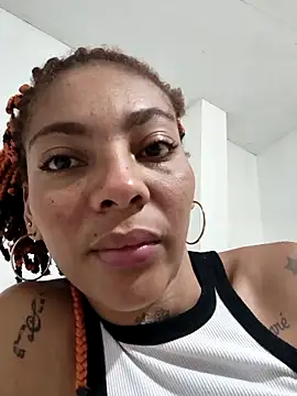 Snapshot of leona_sumiza chatting on October 28, 8:30 pm leona sumiza online show from October 28, 8:30 pm