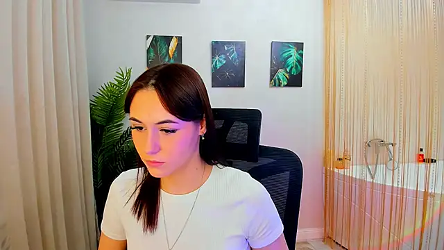 MakeYoueHappy online show from November 28, 12:05 pm