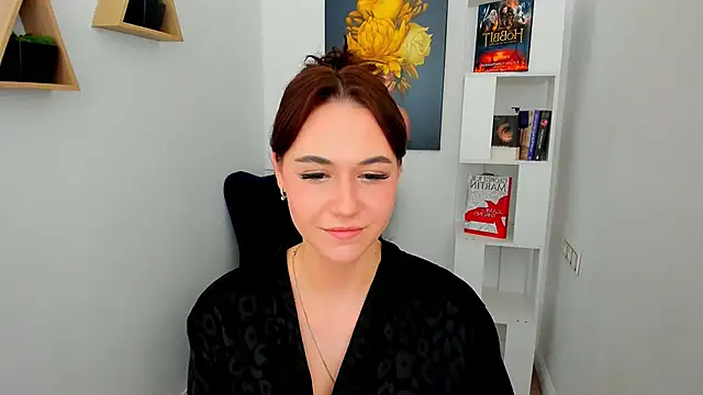 MakeYoueHappy online show from November 24, 8:20 pm