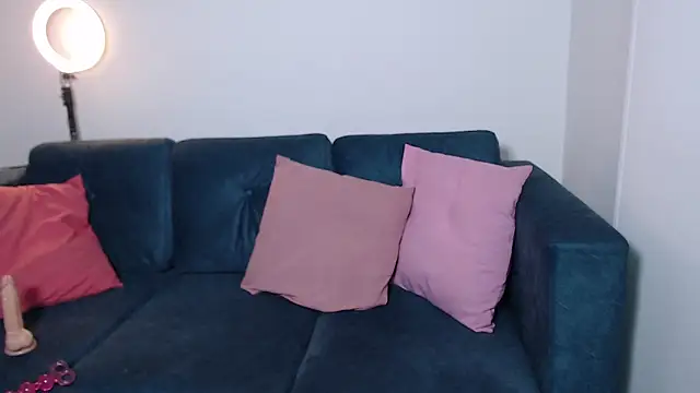 angiedavies10 online show from February 22, 2:30 pm