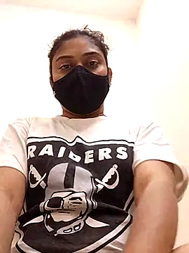 girl999 online show from November 5, 5:05 pm