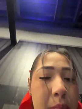 Hannahpradaa  online show from December 3, 3:00 pm