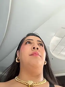 Hannahpradaa  online show from November 19, 9:04 pm