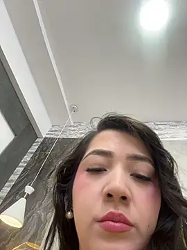 Hannahpradaa  online show from December 15, 11:38 am