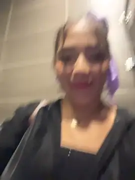 Hannahpradaa  online show from November 15, 12:14 am