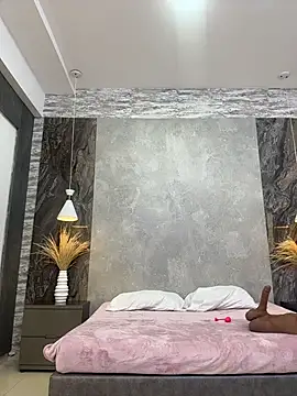 Hannahpradaa  online show from December 17, 11:26 am