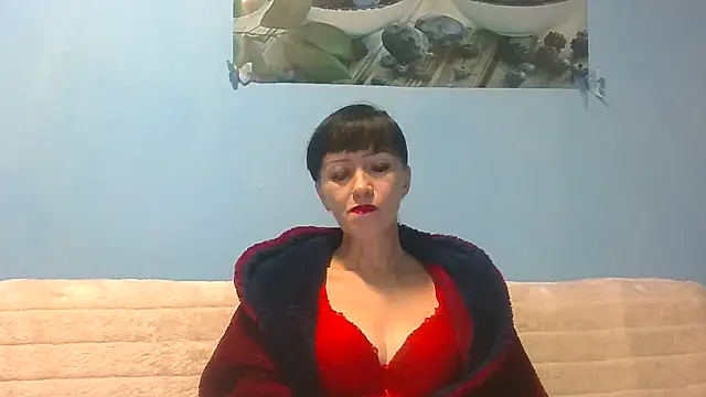 Snapshot of IffetLove42 chatting on November 6, 5:28 pm IffetLove42 online show from November 6, 5:28 pm