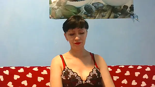 Snapshot of IffetLove42 chatting on June 7, 9:36 am IffetLove42 online show from June 7, 9:36 am