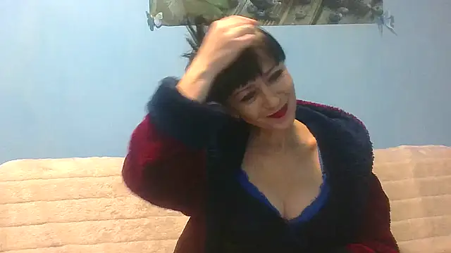 Snapshot of IffetLove42 chatting on November 7, 8:13 pm IffetLove42 online show from November 7, 8:13 pm