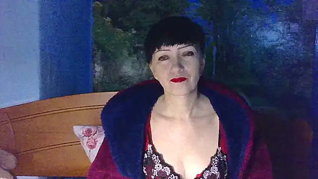 IffetLove42 online show from February 6, 8:05 pm