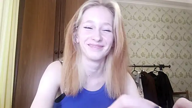 Snapshot of LisaKacitaa chatting on October 27, 12:28 pm LisaKacitaa online show from October 27, 12:28 pm
