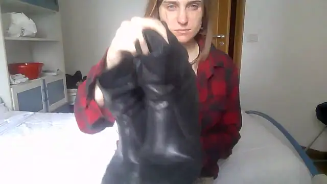 SinnEmily online show from March 14, 11:05 am