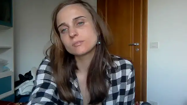 SinnEmily online show from April 23, 5:14 pm
