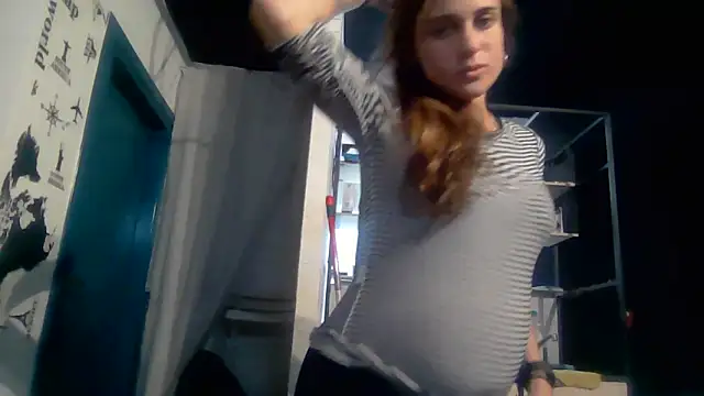 SinnEmily online show from October 30, 4:15 pm