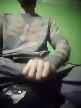 Snapshot of Luckysucks chatting on November 5, 8:12 pm Luckysucks online show from November 5, 8:12 pm