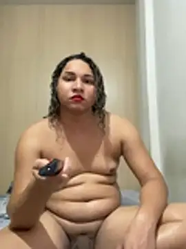 Snapshot of transnovata065 chatting on February 7, 12:07 am transnovata065 online show from February 7, 12:07 am