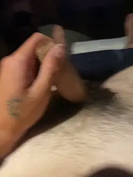 Snapshot of FestiveWolf225 chatting on November 13, 6:34 pm FestiveWolf225 online show from November 13, 6:34 pm