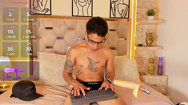 Snapshot of Andrew_Haalls chatting on October 30, 2:47 pm Andrew Haalls online show from October 30, 2:47 pm