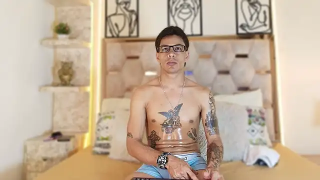 Andrew Haalls online show from December 18, 8:23 pm