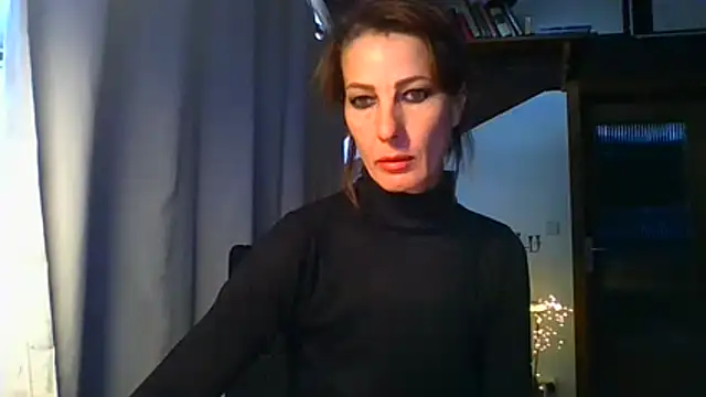 Snapshot of MissDyannis chatting on October 27, 2:29 pm MissDyannis online show from October 27, 2:29 pm