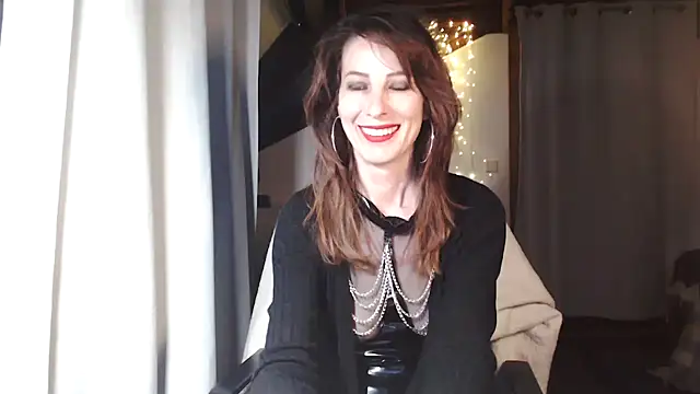 MissDyannis online show from March 27, 10:22 pm