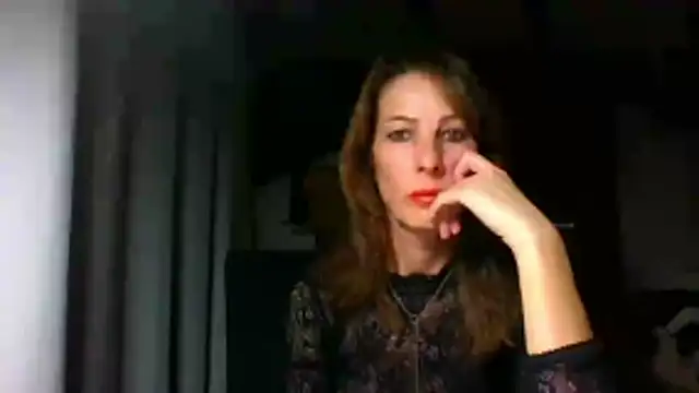 Snapshot of MissDyannis chatting on October 26, 10:32 pm MissDyannis online show from October 26, 10:32 pm