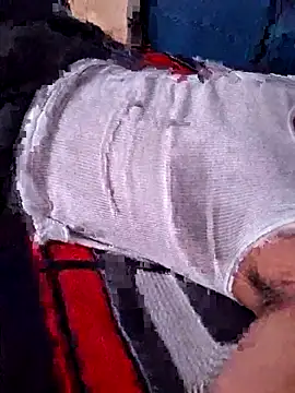 Snapshot of sanz957 chatting on December 14, 11:43 pm sanz957 online show from December 14, 11:43 pm