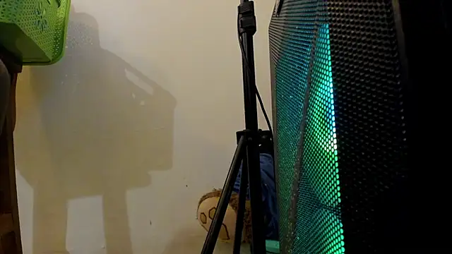 hathor  01 online show from December 14, 1:28 pm