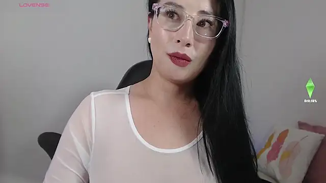 Emma Hotkiss online show from May 19, 12:04 am