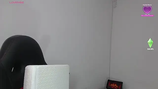 Emma Hotkiss online show from May 4, 8:44 pm